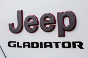 722546ee-2020-jeep-gladiator-europe-31