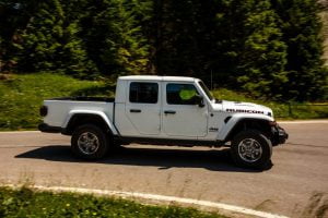 725794e1-2020-jeep-gladiator-europe-18