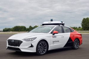 75ce3b84-2020-hyundai-sonata-autonomous-vehicle-by-yandex-2