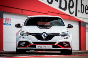 8bd1e941-renault-megane-rs-trophyr-23