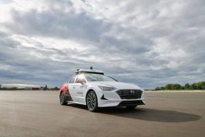 8e7fa1bc-2020-hyundai-sonata-autonomous-vehicle-by-yandex-3