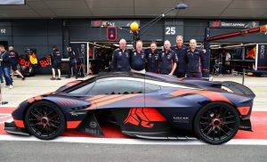 Aston-Martin-Valkyrie-01