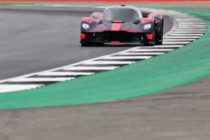 Aston-Martin-Valkyrie-06
