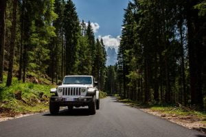 b0c43a88-2020-jeep-gladiator-europe-23