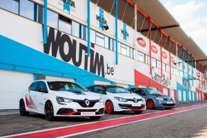ca2ba528-renault-megane-rs-trophyr-27