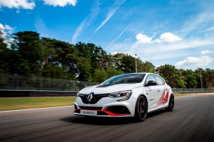 d053679d-renault-megane-rs-trophyr-35