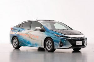 d521d4f7-toyota-prius-phv-demo-car-with-solar-panels-6