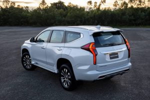 ee4c96a0-2020-mitsubishi-pajero-sport-19
