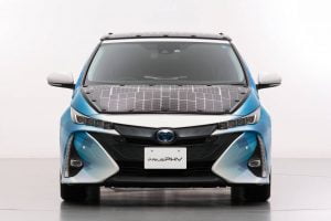 f6514bc5-toyota-prius-phv-demo-car-with-solar-panels-1