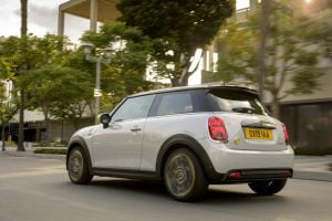 0db28dc6-2020-mini-cooper-se-launched-18