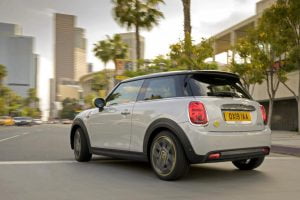 25185425-2020-mini-cooper-se-launched-7