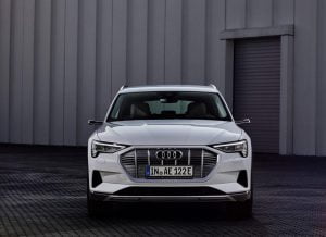 29320f36-audi-etron-50-quattro-10
