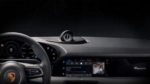 360b0855-2020-porsche-taycan-interior-768x432