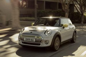 3728b262-2020-mini-cooper-se-launched-21