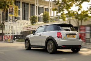3a95464a-2020-mini-cooper-se-launched-19