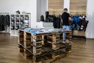 P90358821_highRes_motorcycle-hub-bucha