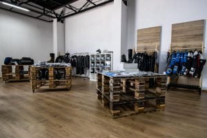 P90358822_highRes_motorcycle-hub-bucha