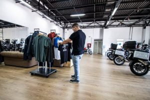 P90358826_highRes_motorcycle-hub-bucha