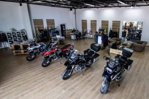 P90358828_highRes_motorcycle-hub-bucha