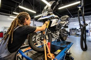 P90358839_highRes_motorcycle-hub-bucha