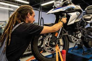 P90358840_highRes_motorcycle-hub-bucha