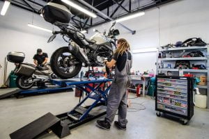 P90358843_highRes_motorcycle-hub-bucha