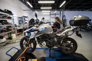 P90358845_highRes_motorcycle-hub-bucha