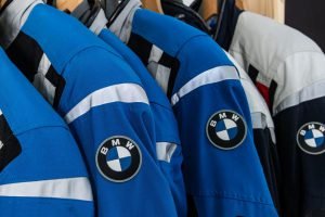 P90358849_highRes_motorcycle-hub-bucha