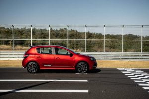 ab9b47c6-2020-renault-sandero-rs-facelift-25