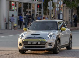 ae250ac1-2020-mini-cooper-se-launched-16