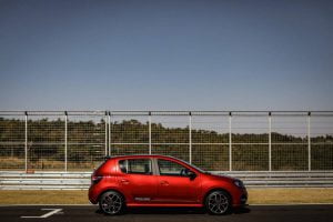 b51b67d5-2020-renault-sandero-rs-facelift-16