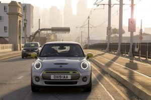 b96ce6cf-2020-mini-cooper-se-launched-12