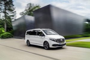 d98a4432-2020-mercedes-benz-eqv-24