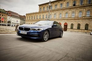 ecfe994b-2020-bmw-530e-02