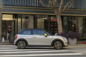 f15fbac9-2020-mini-cooper-se-launched-13