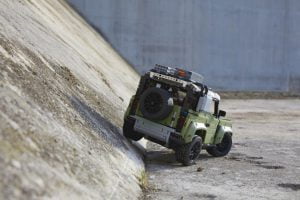 8b68de0a-2020-land-rover-defender-lego-technic-10