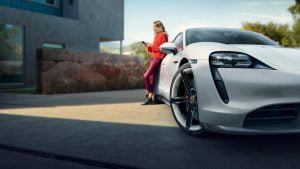 962eb525-2020-porsche-taycan-unveiled-7