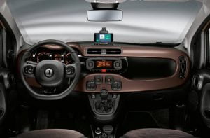 9a313736-2020-fiat-panda-trussardi-41