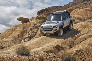 LR_DEF_110_20MY_Off-Road_100919_07