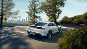 e05757cd-2020-porsche-taycan-unveiled-31