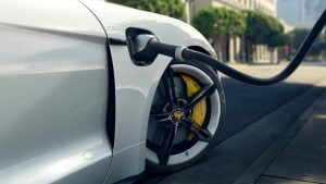 f416f6f8-2020-porsche-taycan-unveiled-9