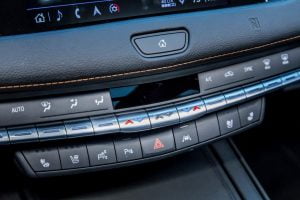 f8efc13b-2019-cadillac-xt4-18