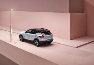 022a4844-volvo-xc40-ev-recharge-25