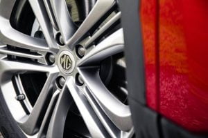 1435bf05-2020-mg-hs-uk-spec-21