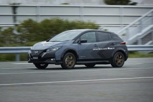1be686c4-nissan-leaf-test-car-twin-motor-9