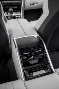7a0956e8-2020-bmw-m8-gran-coupe-1
