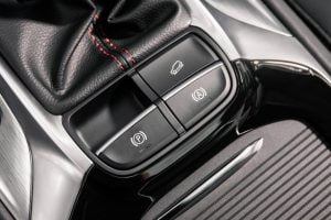 88b812a3-2020-mg-hs-uk-spec-54