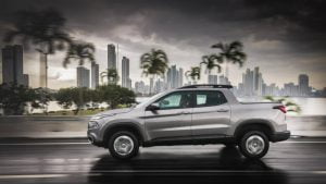 8e816053-2020-ram-1000-big-horn-latin-american-spec-1