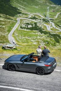 P90368749_highRes_driving-legends-joch