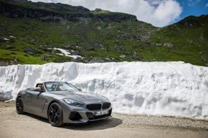 P90368751_highRes_driving-legends-joch